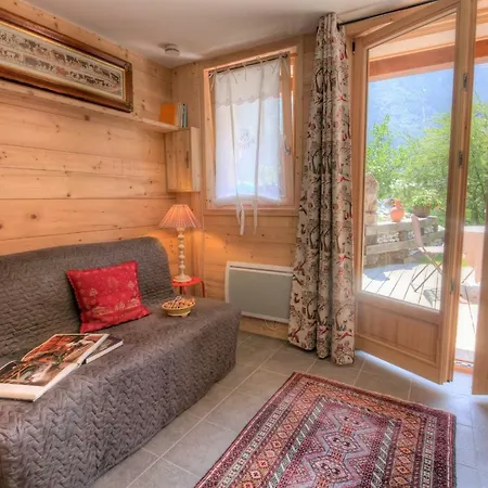 Les Bossons Sleeps 4 *
